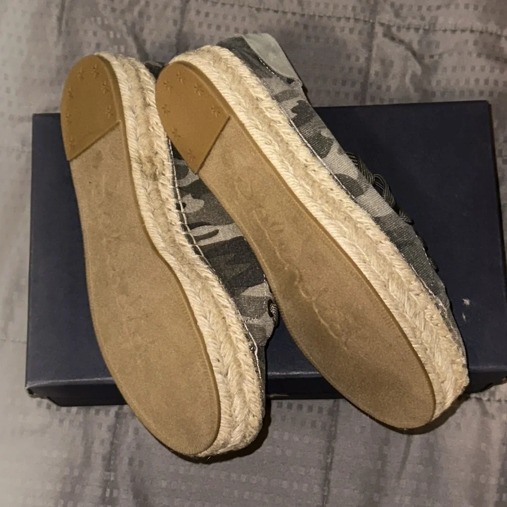 Splendid camo espadrille size 8